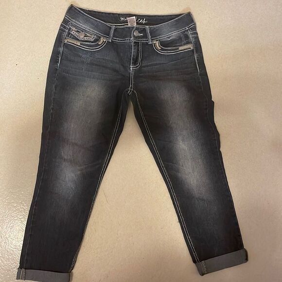 Maurice’s 9/10 capris - Picture 1 of 6